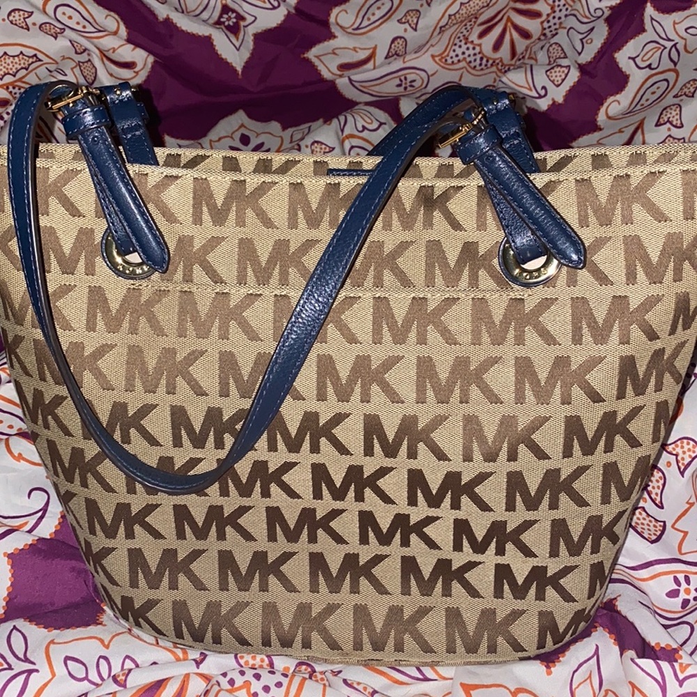 Authentic Michael Kors Canvas Mk Monogram Tote Wi… - image 3